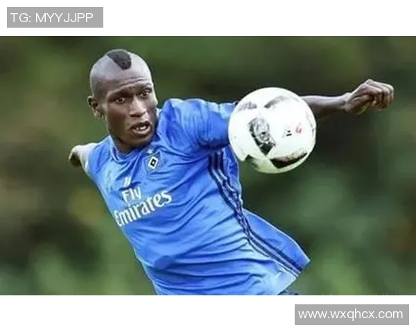 足球明星因偷渡被捕引发热议背后故事曝光引发社会关注与讨论 足球明星因偷渡被捕引发热议背后故事曝光引发社会关注与讨论