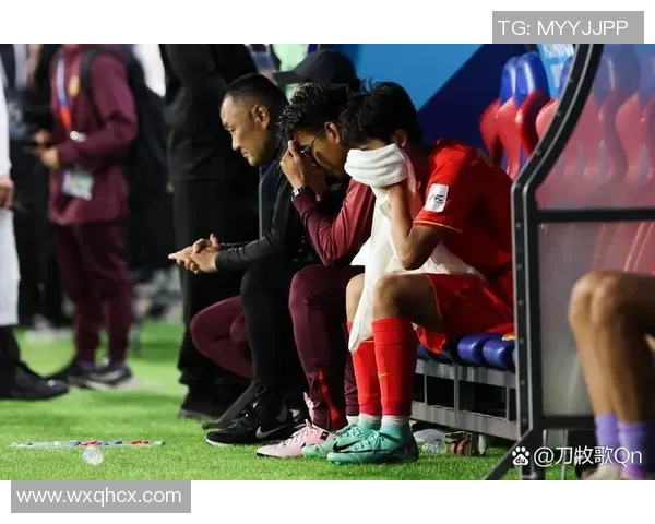 足球明星在赛场上遭遇的最致命伤害与复出之路的艰辛历程 足球明星在赛场上遭遇的最致命伤害与复出之路的艰辛历程