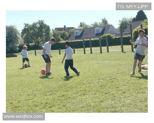 足球明星的成长之路:他们曾效力过的球队揭秘 足球明星的成长之路:他们曾效力过的球队揭秘